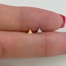 LABRET TITÂNIO TRIÂNGULO LISO - Acessório de Piercing LABRET TITÂNIO TRIÂNGULO LISO - Acessório de Piercing
