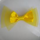 Laço com aplique de laço amarelo de cetim