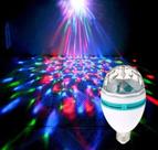 Lâmpada de Natal LED Rotativa RGB Efeito Globo para Iluminação Colorida de Decoração Lâmpada de Natal LED Rotativa RGB Efeito Globo para Iluminação Colorida de Decoração