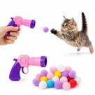 Lançador De Bolinhas Macias Para Gatos Brinquedo Interativo Kit 20 Bolinha Disparador Sortido