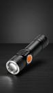 Lanterna LED Tática Zoom Recarregável USB Potente