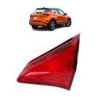 Lanterna tampa traseira lado direito nissan kicks 2016 a 2021 265505ra0b