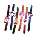 Lembrancinhas De Halloween Com LED, Colares Luminosos, Pulseiras E Anéis Que Brilham Para Decoração Lembrancinhas De Halloween Com LED, Colares Luminosos, Pulseiras E Anéis Que Brilham Para Decoração