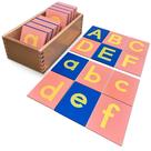 Letras de lixa Montessori Delmach em minúsculas maiúsculas