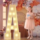Letras iluminadas grandes: sinal A de 4 pés para decoração de festa Alfabeto grande de letras stand-up para aniversário, case comigo, proposta de casamento de solteiro, noivado de casamento, chá de bebê, aniversário, decoração de formatura
