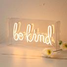 Letreiro de néon Heliwey Be Kind Warm White para decoração de quarto