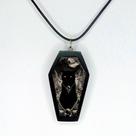 Lindo colar caixão trevoso gato dark retro Lindo colar caixão trevoso gato dark retro