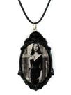 Lindo colar pingente moldura terror vampira