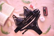 Lingerie Malu preta transparência