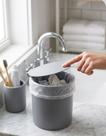 Lixeira 4 Litros Arthi Cinza Claro Aro Interno Esconde Saco Plastico Banheiro Pia Quarto Escritorio