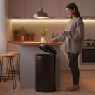 Lixeira Automática Redonda 40 Litros em Aço Inox com Sensor de Movimento Preta