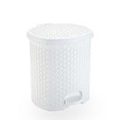 Lixeira Rattan com Pedal 15 Litros Prática, Moderna e Resistente REF 1580