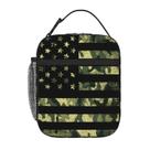 Lonchera PTPLMM con Bandera Americana Camuflaje Aislada Lonchera PTPLMM con Bandera Americana Camuflaje Aislada