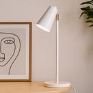 Luminária de Mesa Julia com Cúpula Articulada e Design Moderno