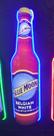 Luminoso Neon e Led em Formato de Garrafa 3D com Alto Relevo e Acabamento da Cerveja Blue Moon Para Decorar Bar Garagem Espaço Gourmet