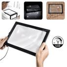 Lupa de Leitura Suporte Para Mesa Ideal Para Livros Amplia Até 2.5x Iluminada Em Acrilico - TH275205C