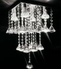 Lustre de cristais legítimos com 25cm de altura peão, base de inox 20x20 cm Lustre de cristais legítimos com 25cm de altura peão, base de inox 20x20 cm