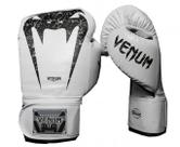 Luva de Boxe Venum Giant Brasil - Branca Luva de Boxe Venum Giant Brasil - Branca