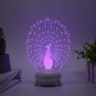 Luz noturna LED 3D Peacocks que muda de cor para crianças