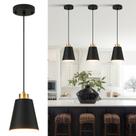 Luz pendente LAMKNVS em ouro preto fosco 20x14cm 110V Luz pendente LAMKNVS em ouro preto fosco 20x14cm 110V