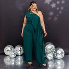 Macacão Feminino Plus Size Pantalona Babado Luxo 0676 Macacão Feminino Plus Size Pantalona Babado Luxo 0676