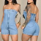Macacão Jardineira Short Jeans sem alça Fechamento em Zíper e Botão