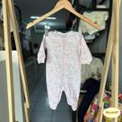 Macacao piu blu pinguim botão rosa Macacao piu blu pinguim botão rosa