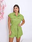 Macaquinho Feminino Linho Premium Bolso Cargo Manga Curta e Laço Ajustacel na Cintura