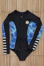 Maiô Adulto Cavado Manga Longa Lycra UV50+ Preto c/ Floral Azul Tamanho:G