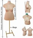 Manequim feminino (Busto plus size GG N.46) bege com tampa prata + pedestal H na cor bege. Manequim feminino (Busto plus size GG N.46) bege com tampa prata + pedestal H na cor bege.