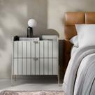 mesa de cabeceira com gavetas riscada moriah 60cm luxuosa para quarto cama casal pé e puxador slim champagne