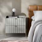 mesa de cabeceira industrial off white para cama moriah 60cm