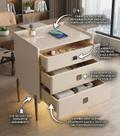 Mesa de Cabeceira Multifuncional Smart Pro-Max: Carregador por Indução, LED, Biometria e Gavetas Soft Close CT-17 Vainilla