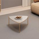 Mesa de Centro com Tampo Triangular e Pés em Metal Dourado Lina Bali - MABE MAGAZINE