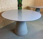 Mesa de Jantar Cone 140 cm Cimento Queimado + Vidro 4mm