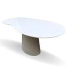Mesa De Jantar Cone Orgânica Bean 235x122cm Base Cimento Queimado Tampo Branco