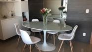 Mesa de Jantar Tulipa Saarinen Oval 160x90 cm Laca branco + Vidro