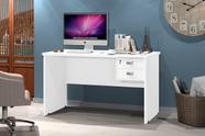 Mesa / Escrivaninha TAUR Para Computador 1.20m 2 Gavetas sendo um Com Chave e Puxadores Cromados Cor Branco Mesa / Escrivaninha TAUR Para Computador 1.20m 2 Gavetas sendo um Com Chave e Puxadores Cromados Cor Branco