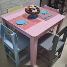 Mesa infantil com 4 cadeiras indicada ate 4 anos