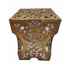 Mesa Lateral Cubo Rico em Detalhes Ouro Formosa