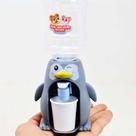 Mini Bebedouro Dispensador de Água Infantil Pinguim Domni Mini Bebedouro Dispensador de Água Infantil Pinguim Domni