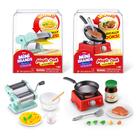 Mini Brands Magic Cook Máquina de Macarrão e Conjunto de Frigideira com Bife