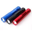 Mini lanterna LED, bateria AA, tocha portátil, pacote com 3