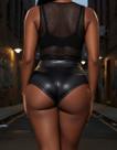 Mini Short Empina Bumbum Cirrê Vinil Realce Sua Beleza com Estilo e Charme Mini Short Empina Bumbum Cirrê Vinil Realce Sua Beleza com Estilo e Charme