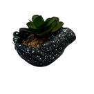 Mini Vaso em Formato de Mãos com Planta Artificial Suculenta