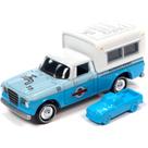 Miniatura - 1:64 - 1960 Studebaker with Camper - Monopoly - Azul - Pop Culture - Johnny Lightning - JLPC012
