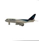 Miniatura Avião Lan 4 Turbinas c/ som e luz 1:300 Die Cast