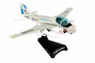 Miniatura aviao militar americano a-6 intruder daron 1/145
