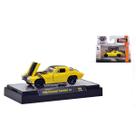 Miniatura Carro Chevrolet Corvette 427 1966 1/64 Amarelo M2 Machines