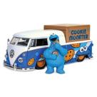 Miniatura Carro Volkswagen Kombi Cookie Monster c/ Figura 1963 1/24 Jada Toys JAD31751